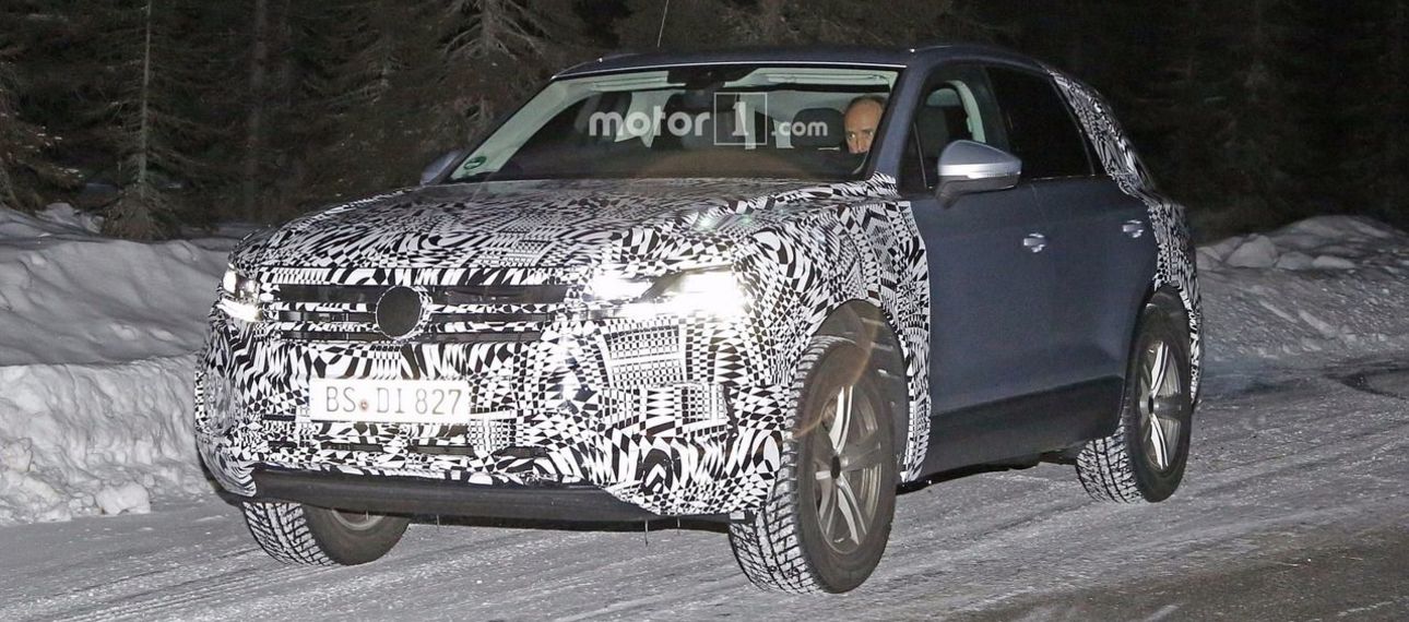 Новый Volkswagen Touareg «засветился» на зимних испытаниях Новый Volkswagen Touareg «засветился» на зимних испытаниях