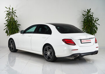 Mercedes benz E-Класс Вид 4