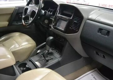 Mitsubishi Pajero Вид 4